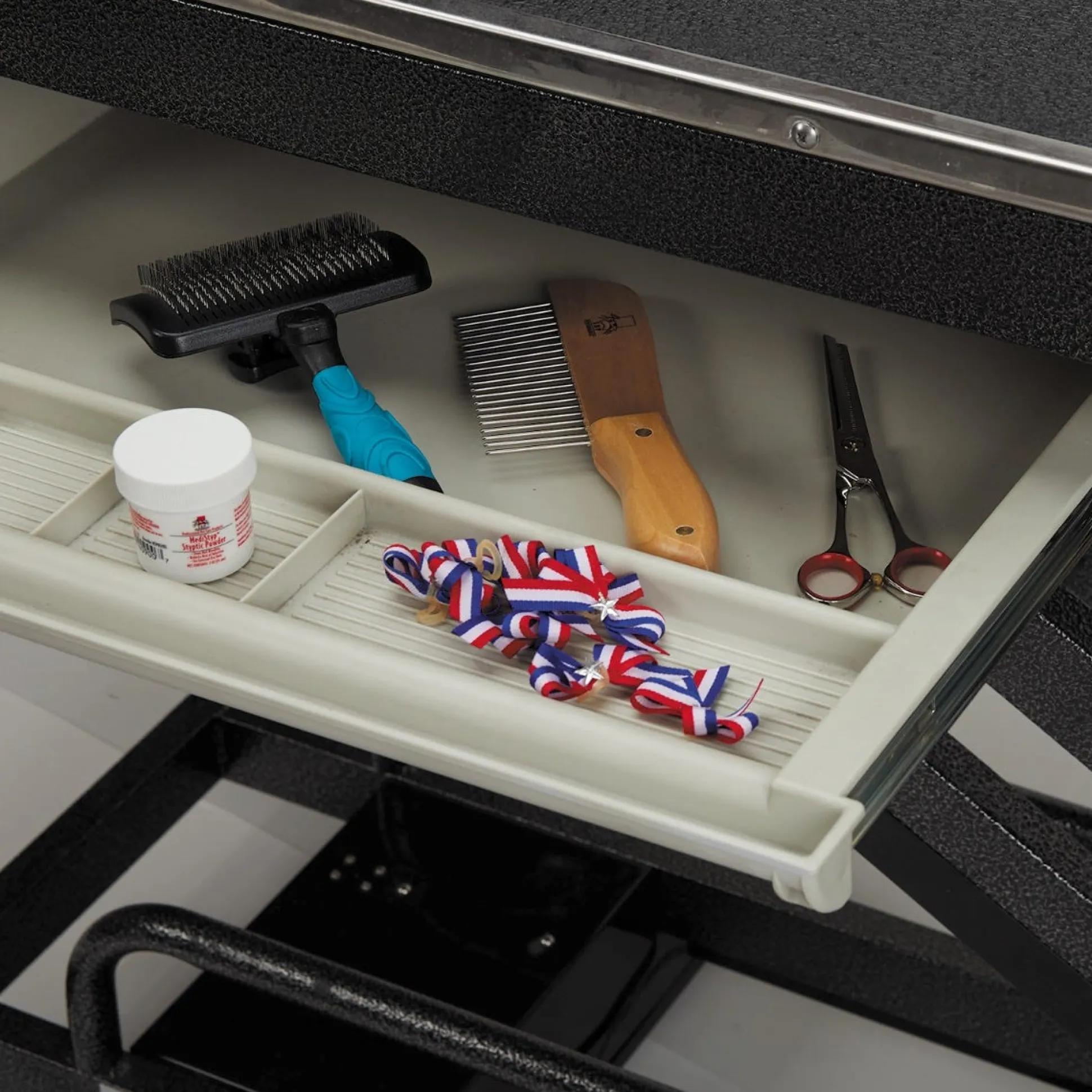 Master Equipment Origin III Electric Grooming Table with Outlets